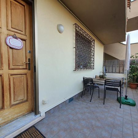 La Casetta Di Silvia Mommio Buitenkant foto